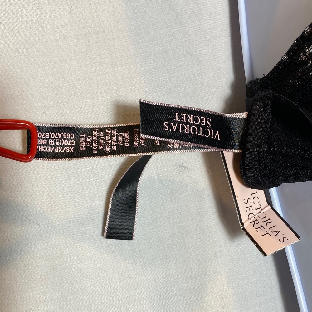 Victoria’s Secret Very Sexy Black & Metallic Silver Bralette - size XS NWT - Picture 5 of 8